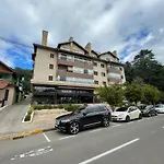 Novo e no centro de Gramado