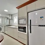 Garten Berg 405 - Apto Centro de Gramado 2 suítes, 2 vagas de garagem