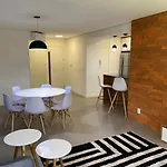Apto 2 Quartos, Novo, Tranquilo E Bem Localizado