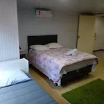 Casa Dos Pinheiros I By Cia Da Temporada
