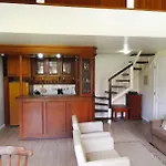 Duplex Floresta Negra - Sua Base Perfeita Em Gramado! Otima Localizacao Lagonegro 500M - 02 Quartos E 02 Banheiros Para Familia Em Condominio Fechad0, Cozinha Completa Com Garagem E Portaria 24H