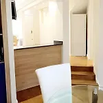 Casa Com Duas Suites Prox. Ao Centro