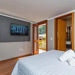 Rosa Edificio Les Residence