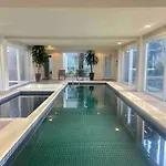 Apto Encantador Com Lareira, Piscina E Jacuzzi