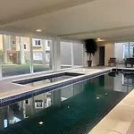 Charmoso Apto Com Piscina Aquecida E Lareira.
