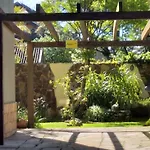 Apto Terreo Com Patio. Perto De Tudo!