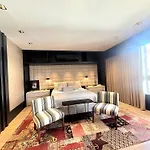 Vita Boulevard Studio 301