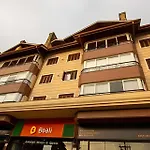 Rosa Edificio Flores Da Montanha