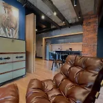 Tribeca 402