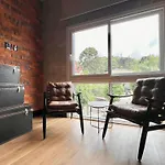 Tribeca 402