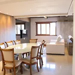 Gramado Acolhedor Apartamento Grande Completo 250M Climatizado Churrasqueira Lareira