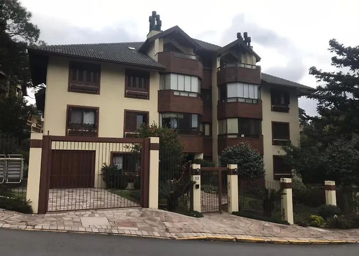 Charme Apartamento Centro de Gramado (600 metros da rua coberta)