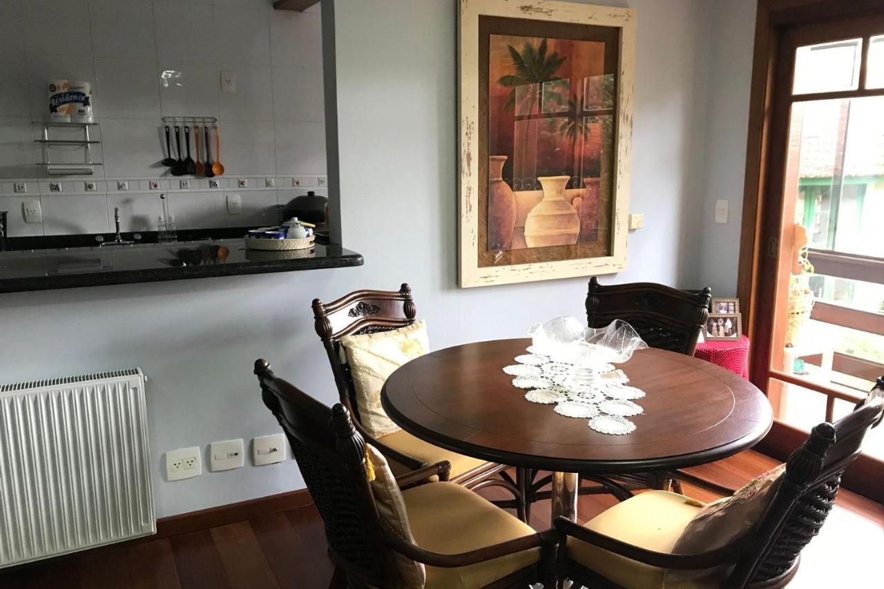 Cobertura Com 2 Ao Lado Da Rua Coberta Apartamento Gramado