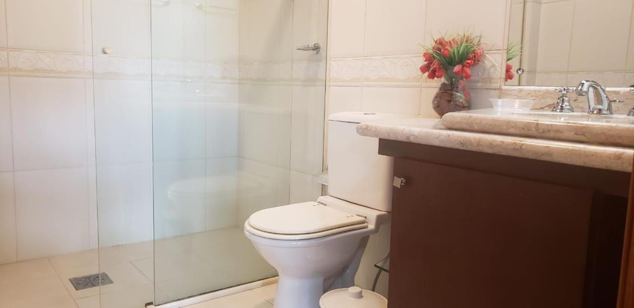 Apartamento Cobertura Com 2 Ao Lado Da Rua Coberta