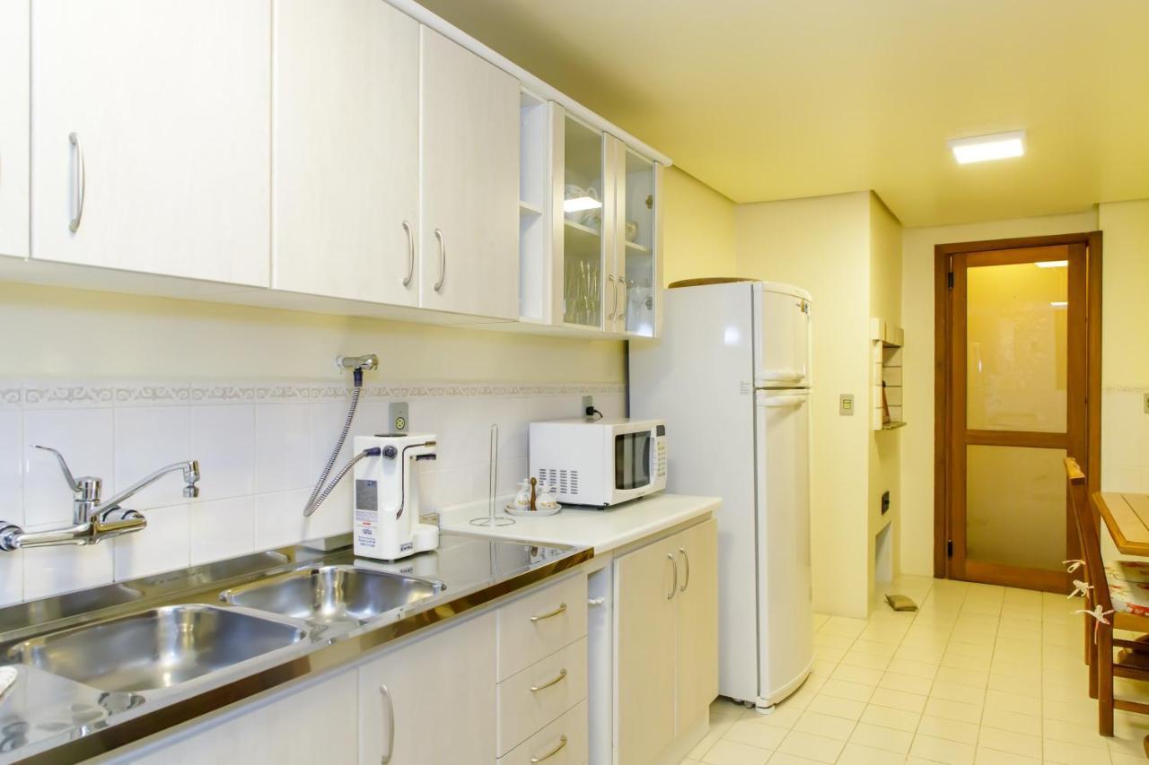 Apartamento Amplo E Aconchegante Na Av Hortencias No Centro De *