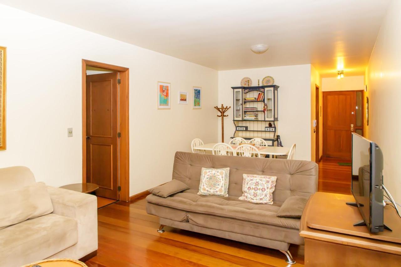 Apartamento Apartamento Amplo E Aconchegante Na Av Hortencias No Centro De *
