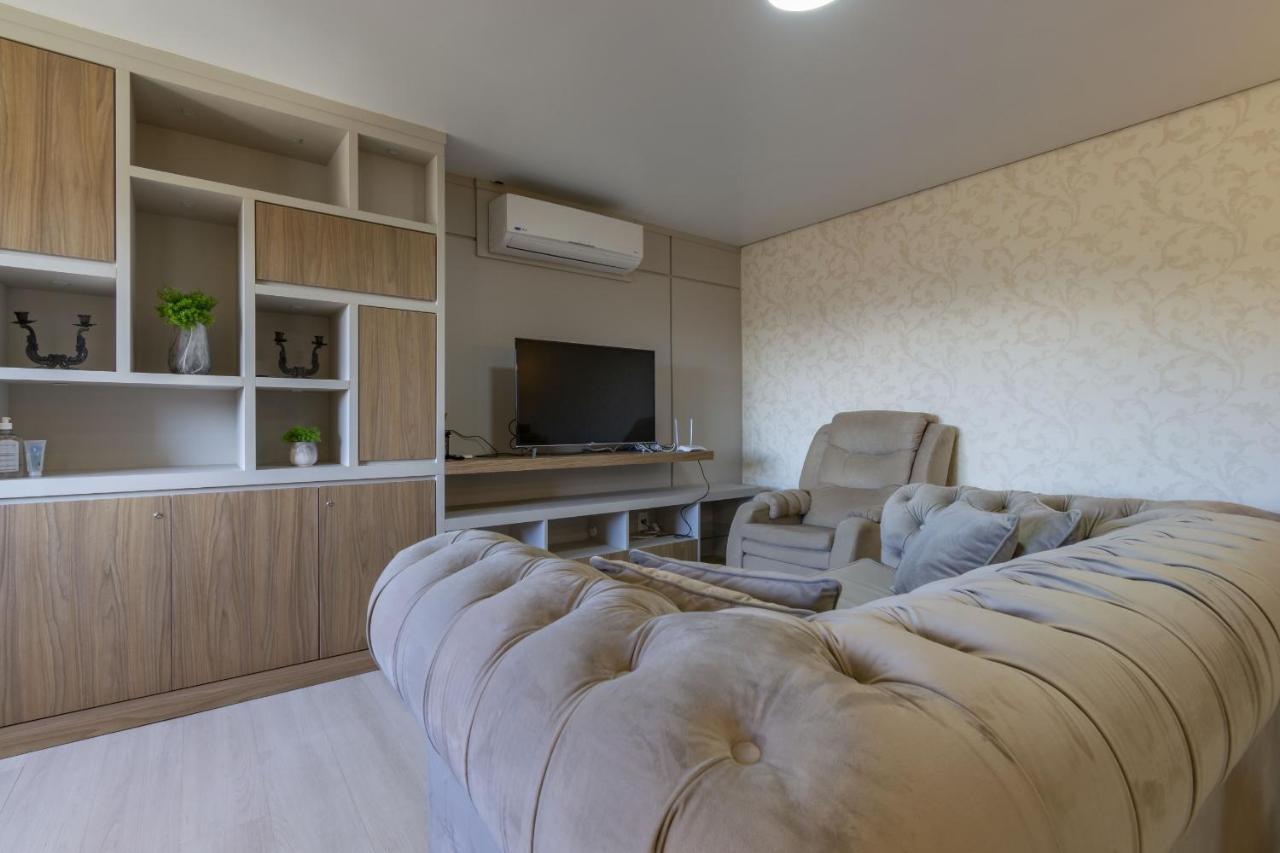 Rosa Edificio Solar Da Encosta Apartamento