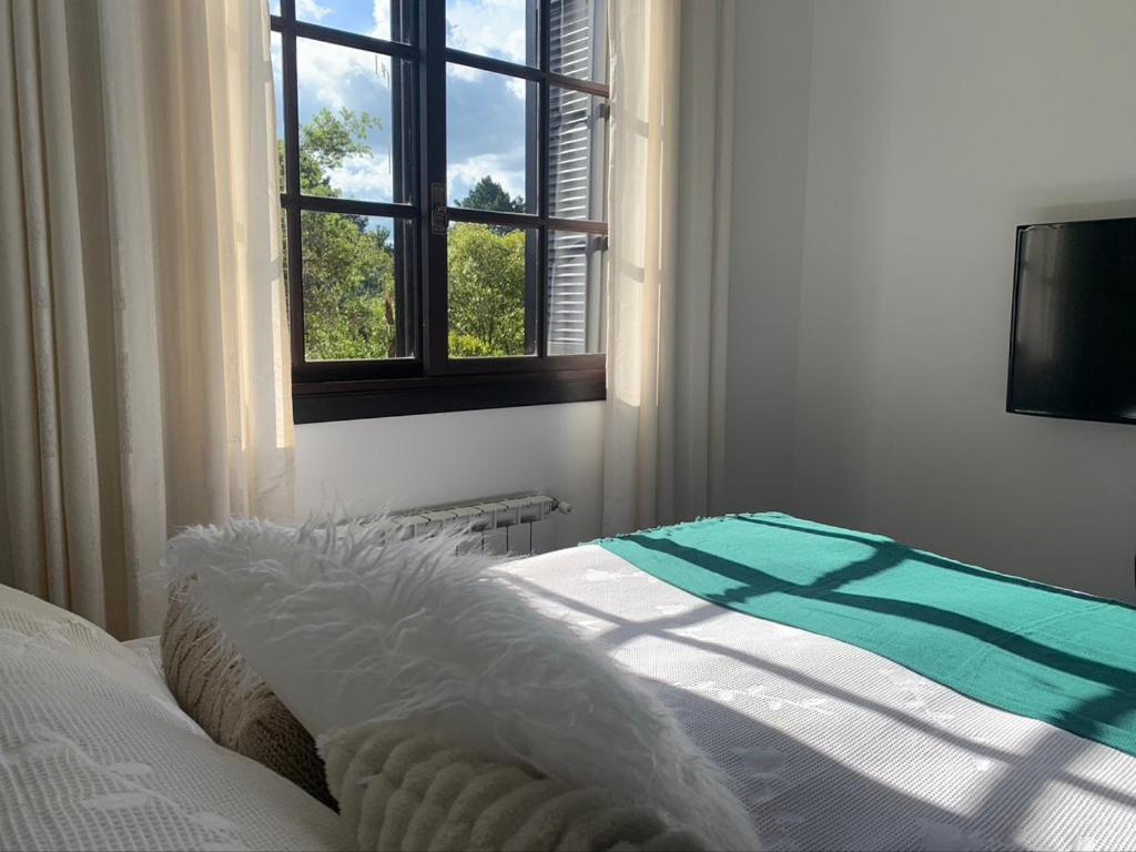 Ap Knorrville - 2 Dorm Com Lareira, Calefacao E Sacada *