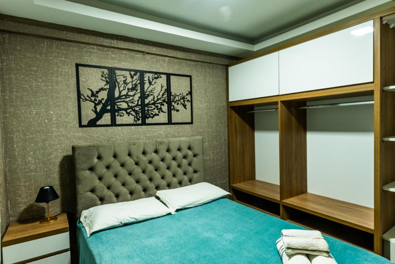 Completo De 3 Quartos Em Apartamento *