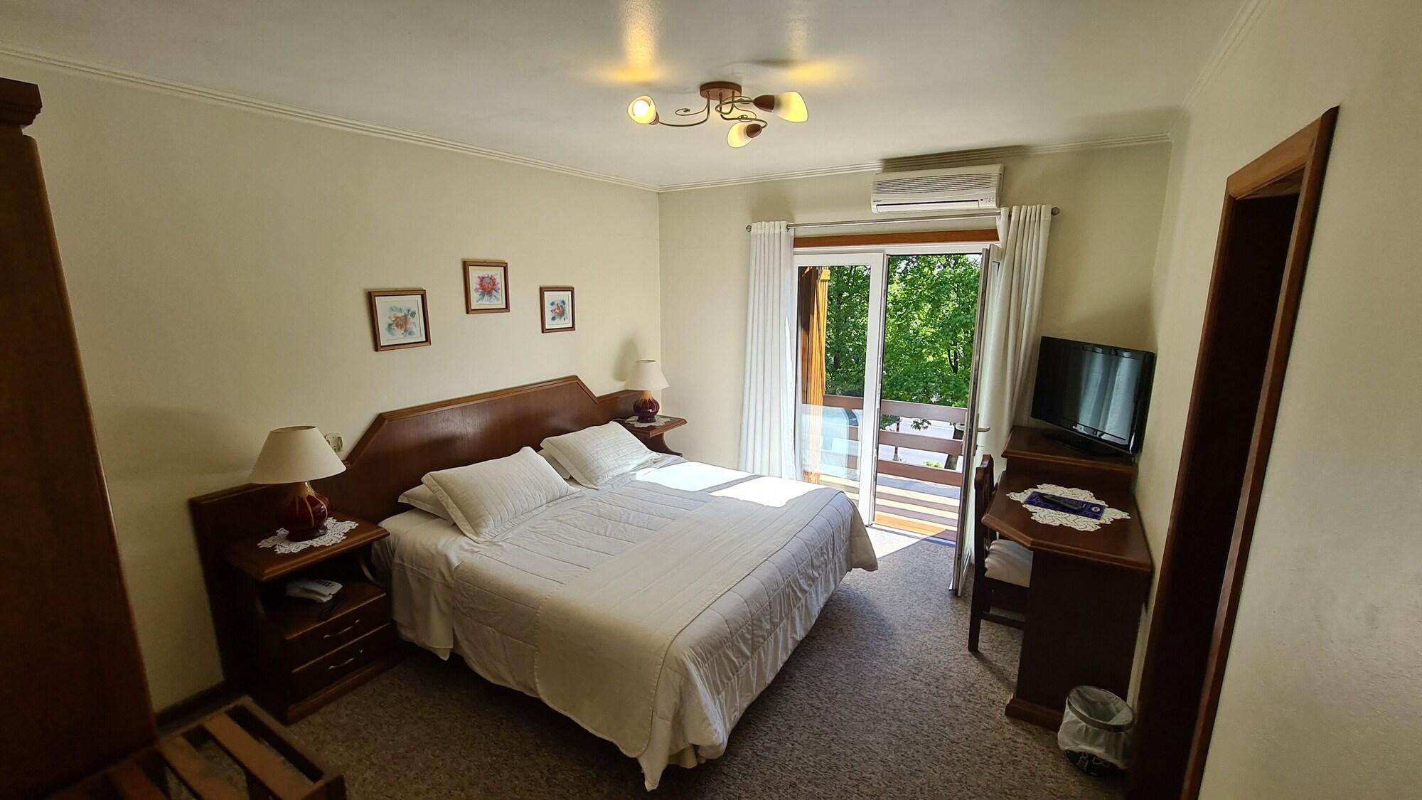 Azaleia Hotel 3*