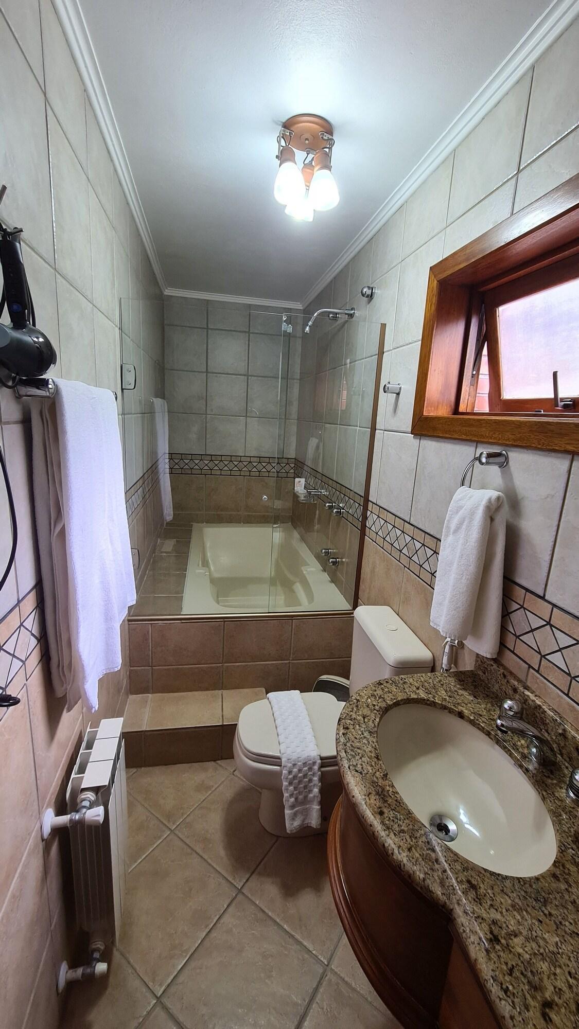 Azaleia Hotel 3*