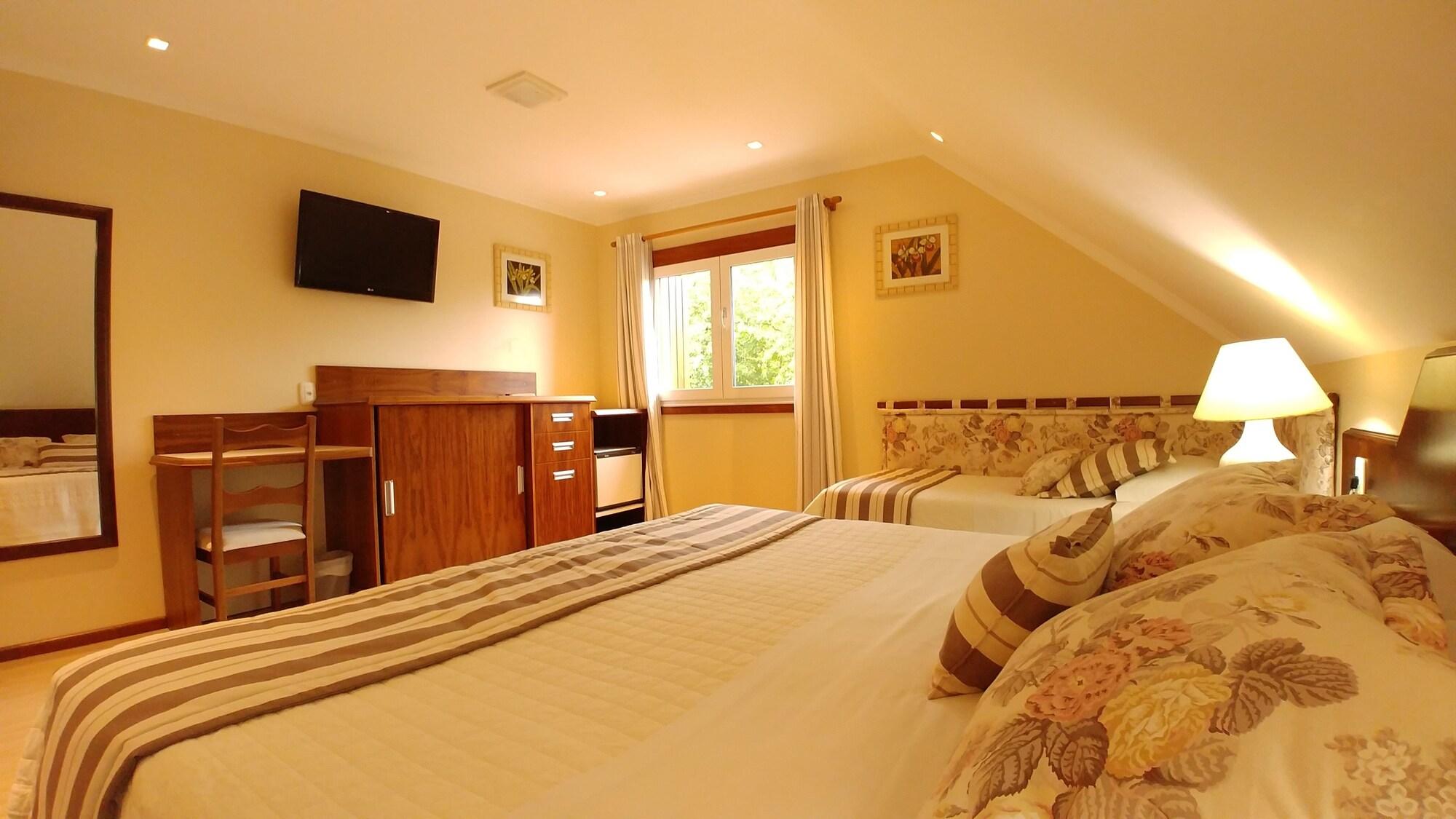 Azaleia Hotel 3*
