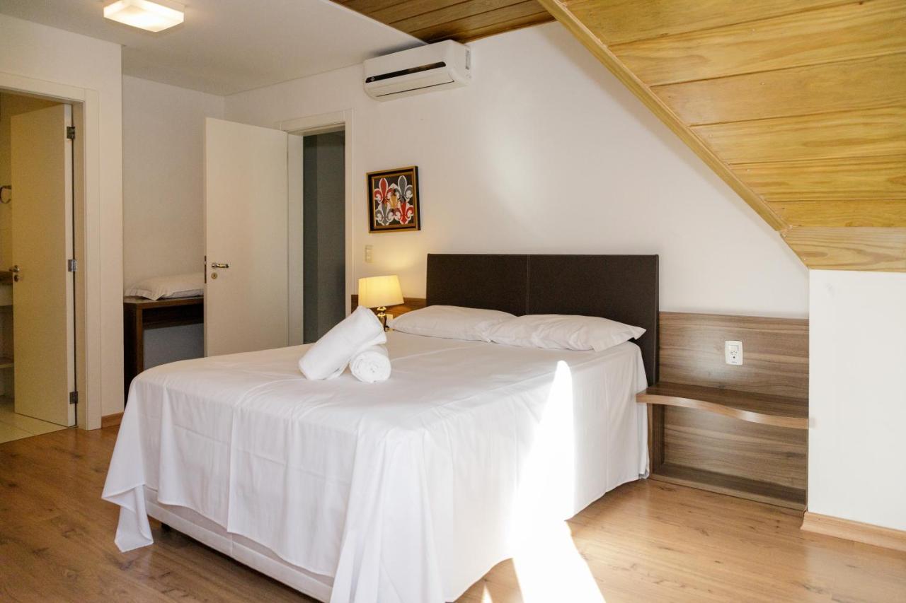 Apartamento em ótima localização em Gramado Apartamento *