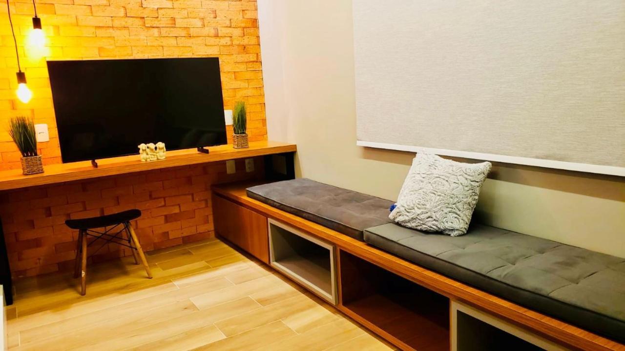 Cobertura Contemporanea Ao Lado Da Rua Coberta Apartamento