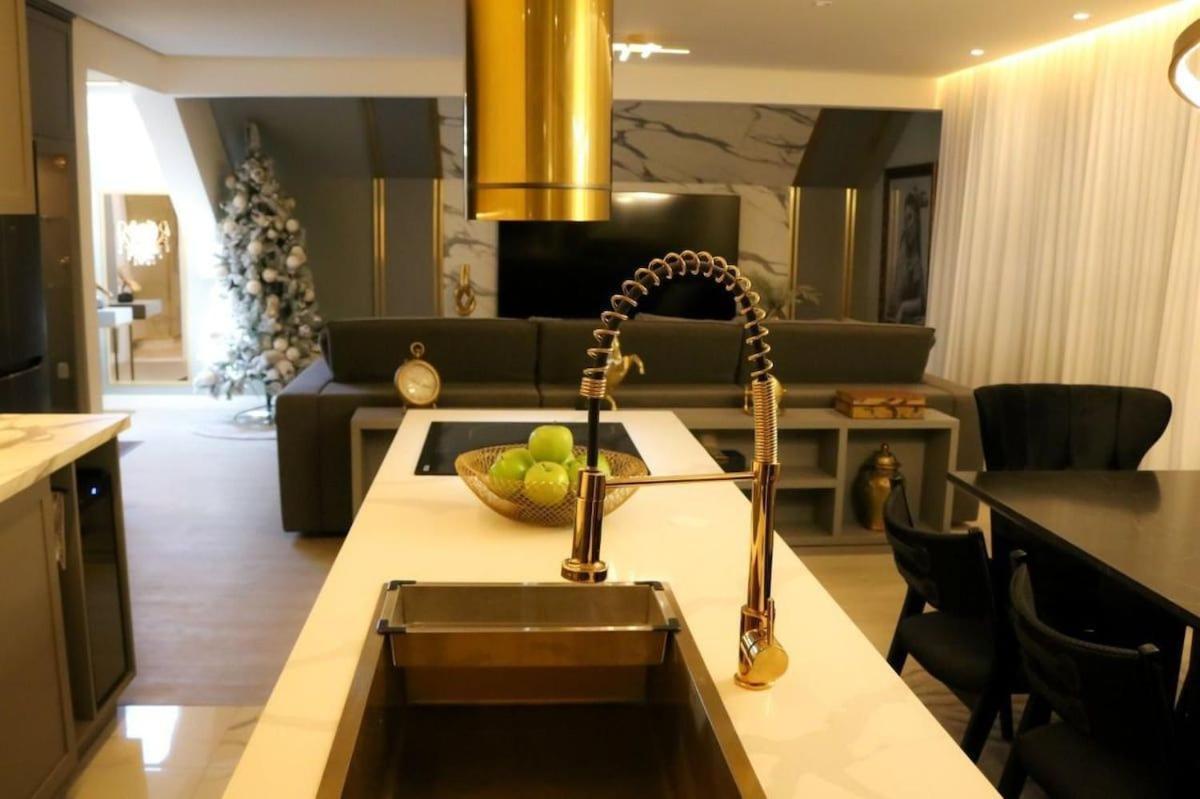Apartamento Apt De Alto Padrao Condominio Frente Ao Lago Negro