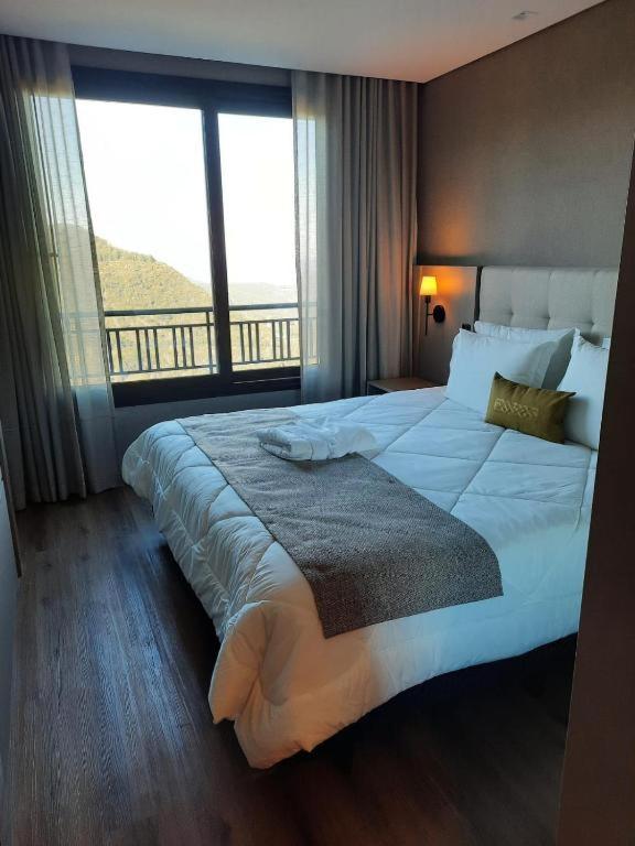 Hotel Chateau Du Golden Laghetto Af Gramado
