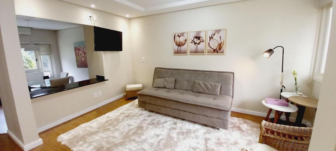 Casa Com Duas Suites Prox. Ao Centro *