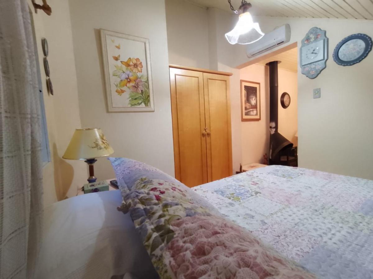 Apto 4 Pessoas Cantinho Da Mimosa A 4 Min Do Centro, Prox Ao Lagonegro Com Wi-fi Aceita Pet *
