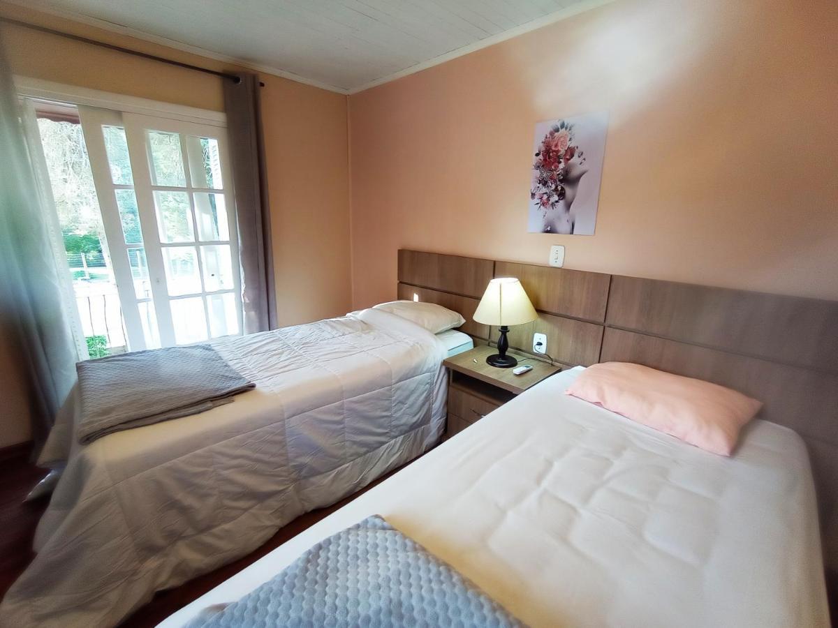 Lindo Sobrado Central Com 3 Apartamento