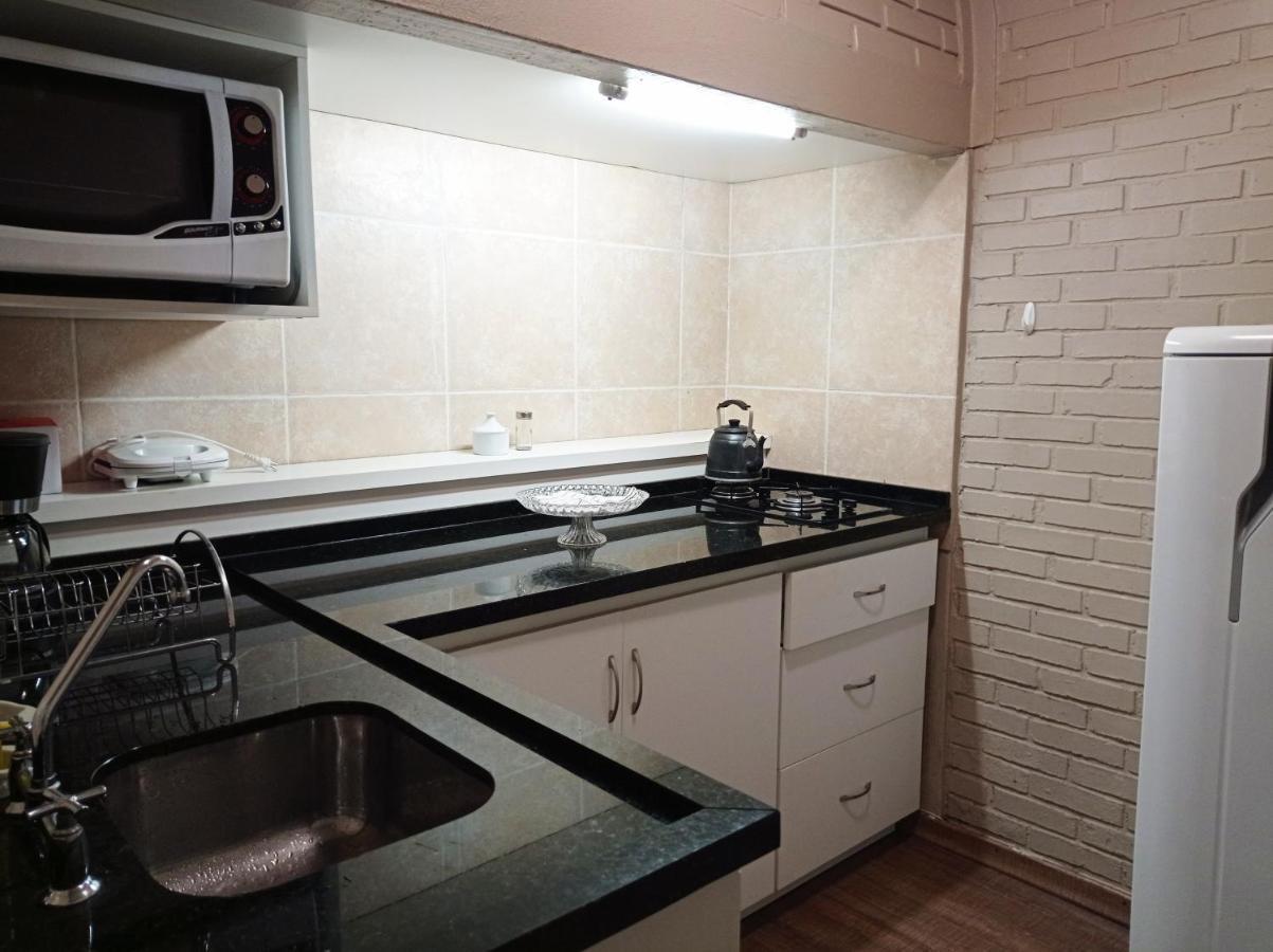 Lindo Sobrado Central Com 3 Apartamento Gramado