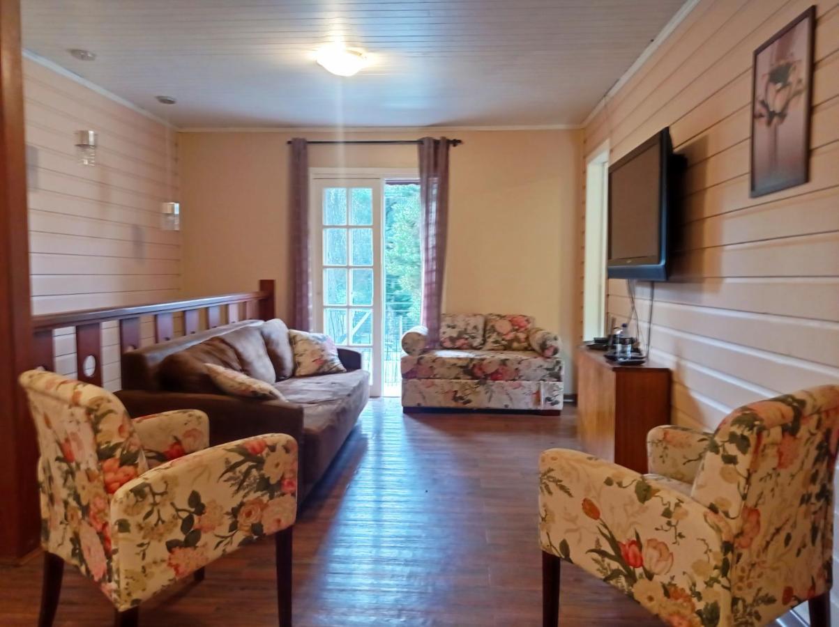 Lindo Sobrado Central Com 3 Apartamento