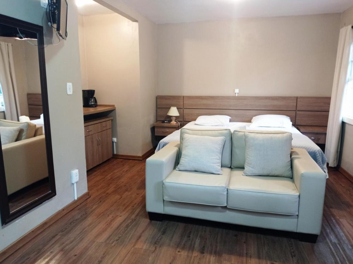 Lindo Sobrado Central Com 3 Apartamento *
