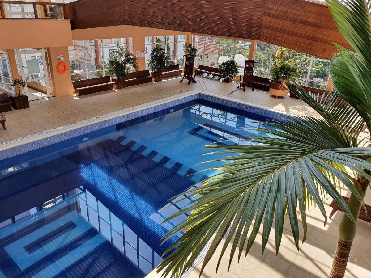 Apto No Centro De Com Piscina Termica Apartamento Gramado