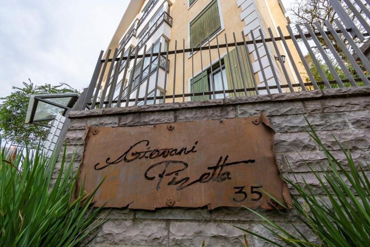 Rosa Edificio Giovani Pizetta Gramado