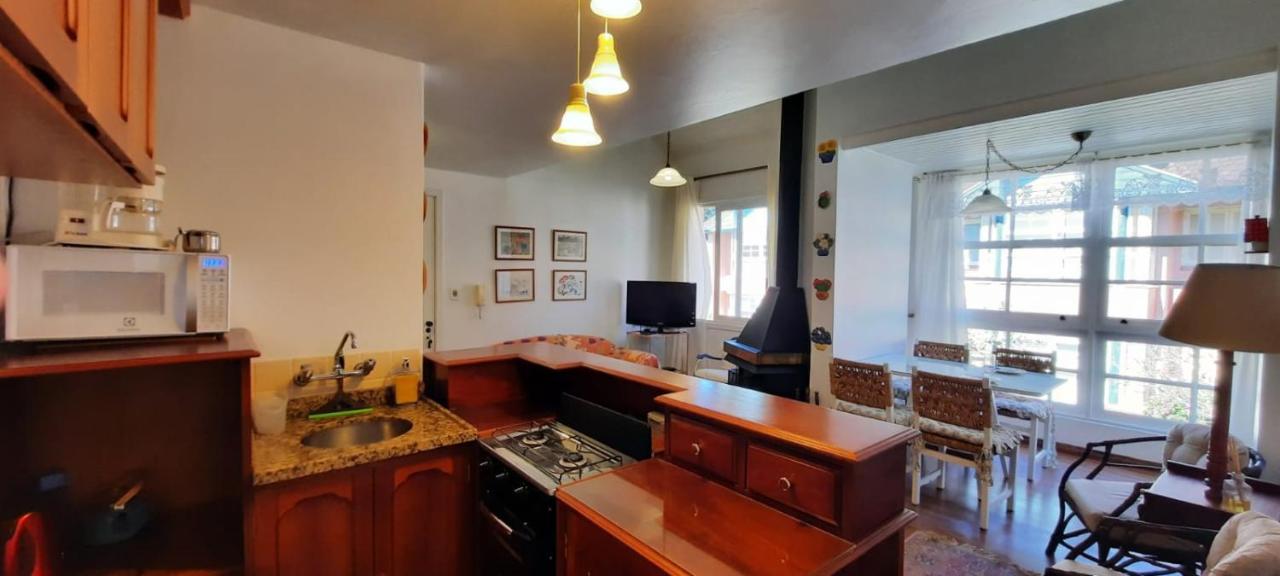 Excelente Duplex Em - Com Lareira Em Privativo Gramado