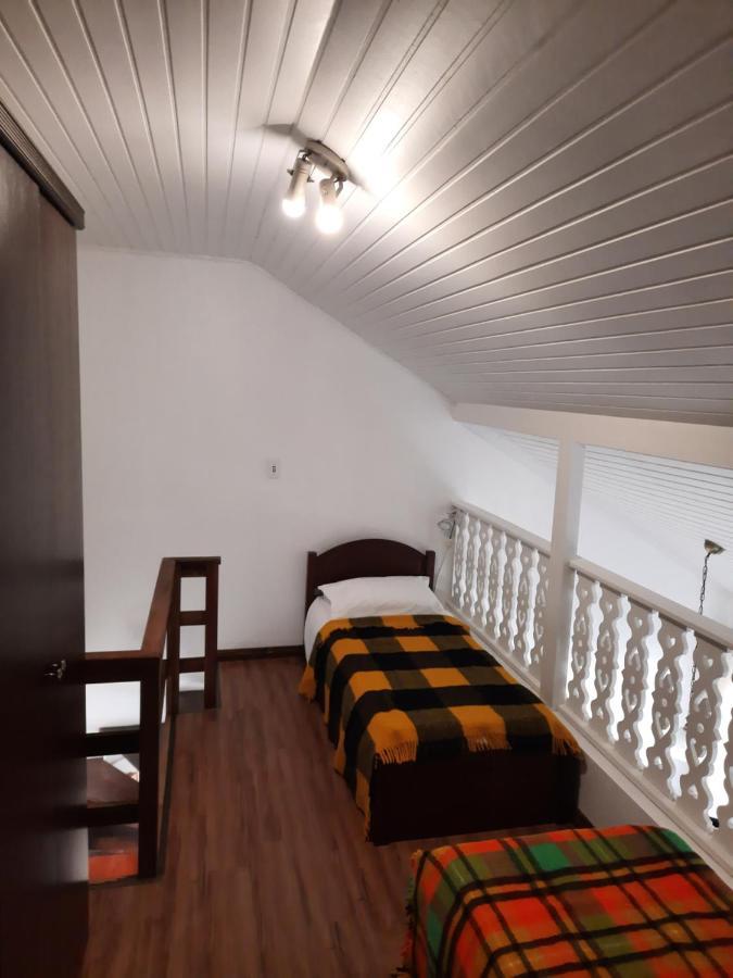 Excelente Duplex Em - Com Lareira Em Privativo Gramado