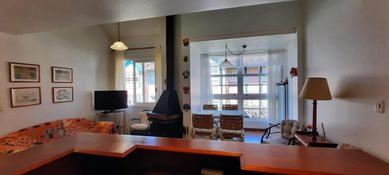 Excelente Duplex Em - Com Lareira Em Privativo Gramado