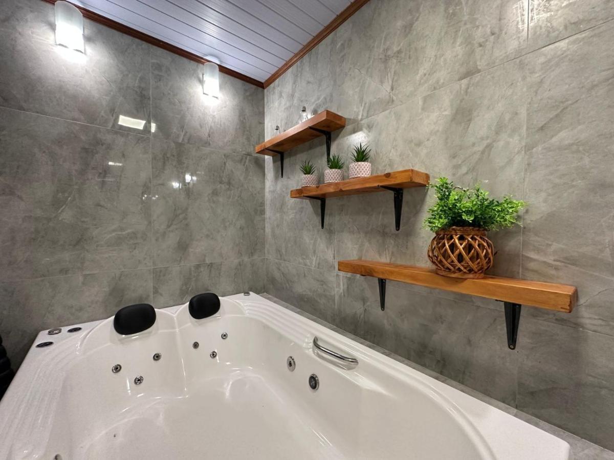 Apartamento Com Hidromassagem Em Apartamento Gramado