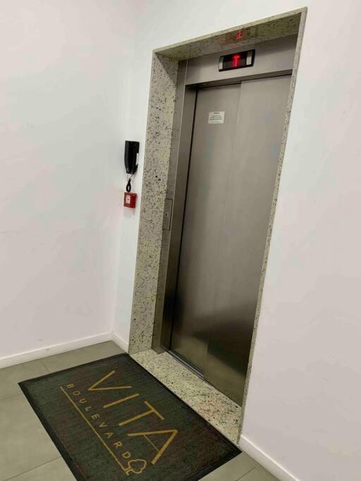 Apartamento Centro Ao Lado Compras E Rua Coberta *