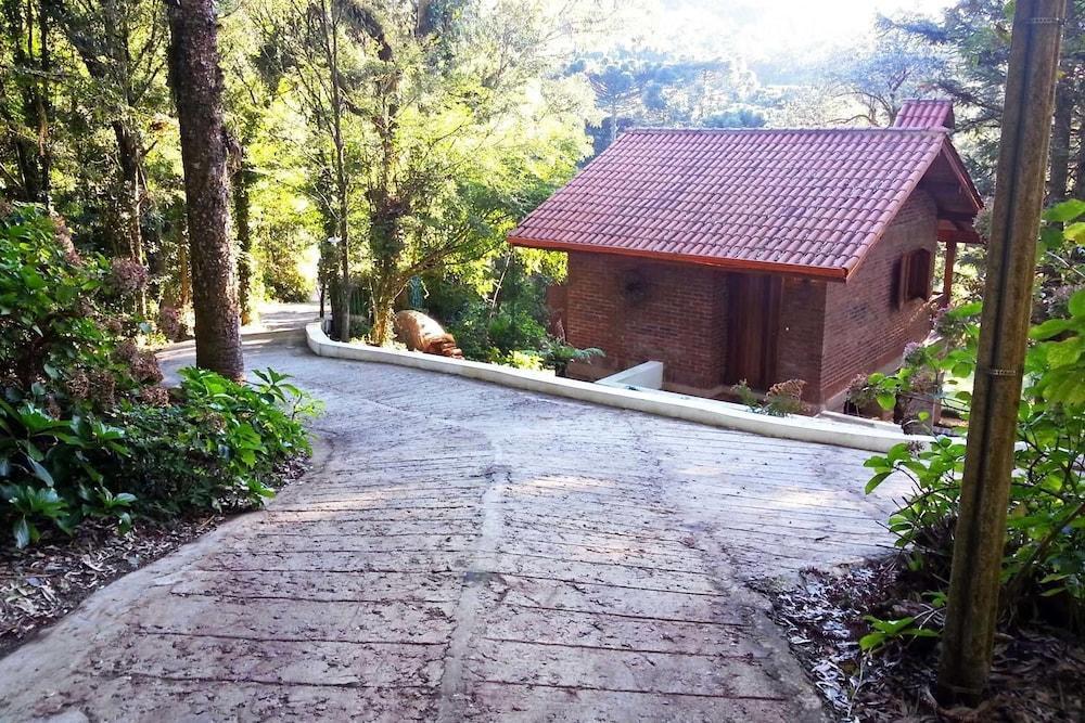 Hotel Chalets Do Vale