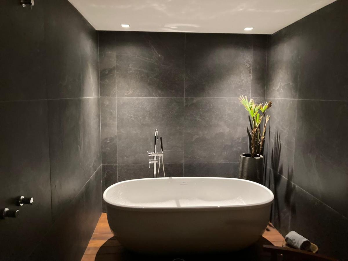 Serrano - Apto Particular 452 Hotel 5*