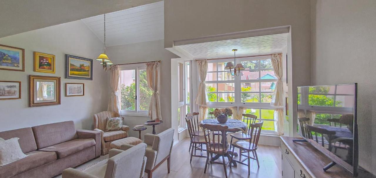 Duplex Floresta Negra: Pet-friendly Family Haven In Apartamento