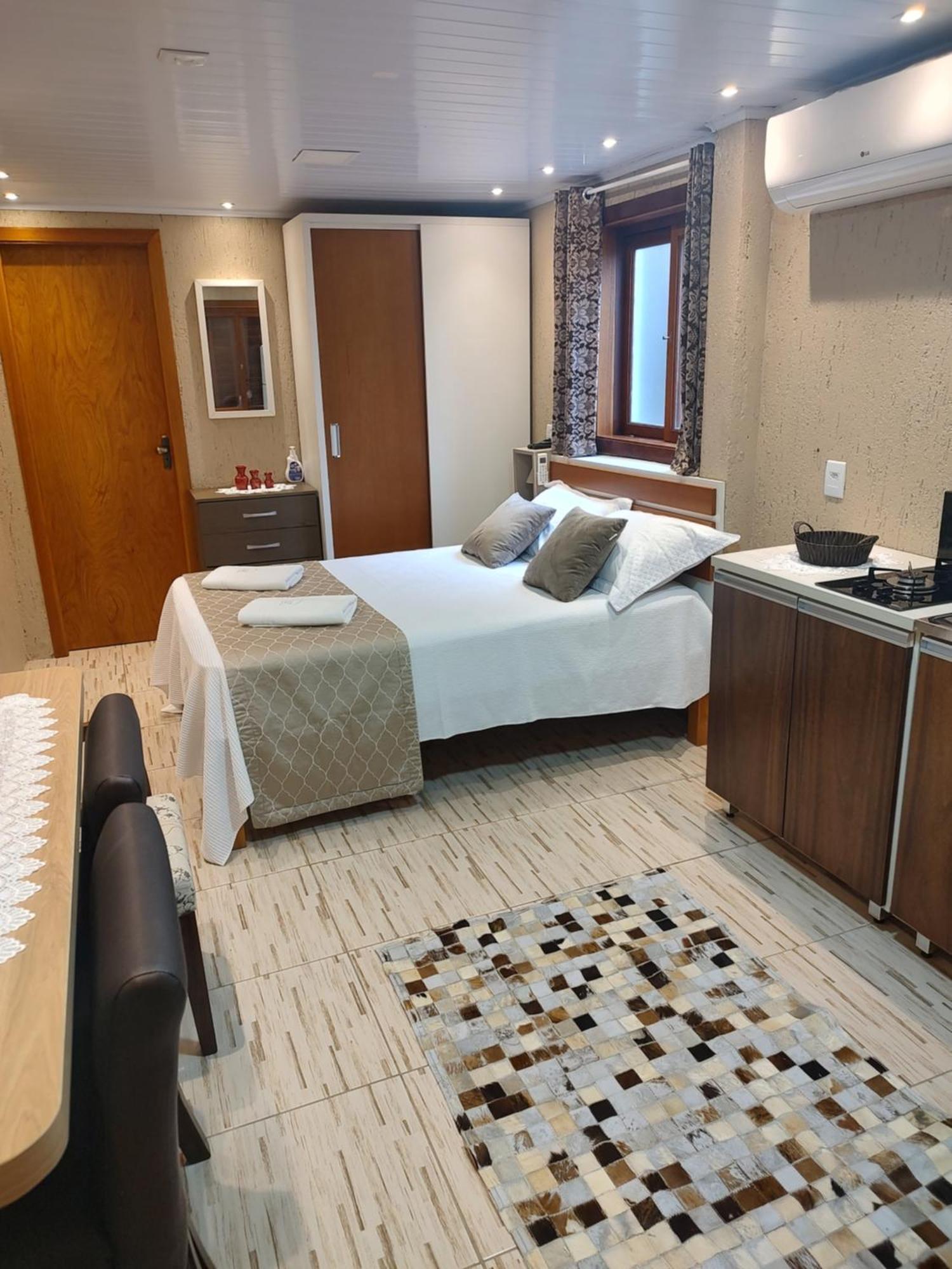 Apartamento Apto Dom Victor 101 *