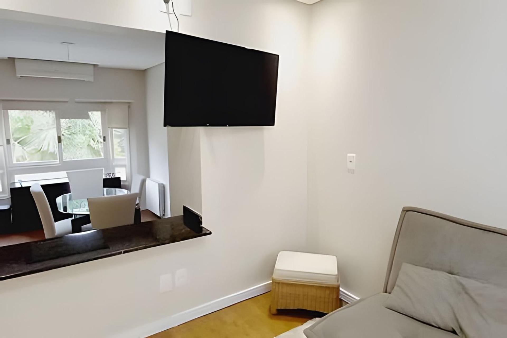 Casa Com Duas Prox. Ao Centro