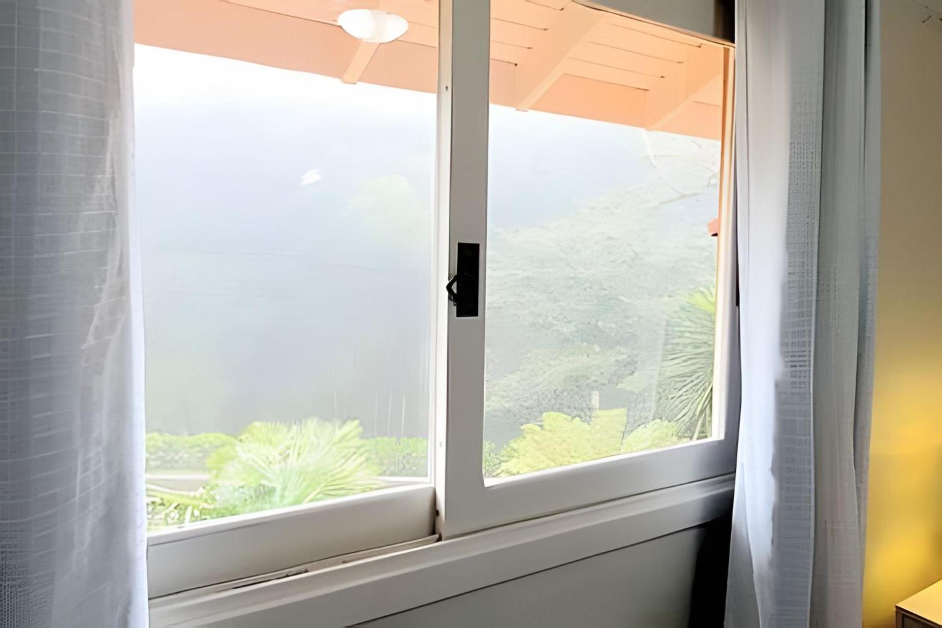 Casa Com Duas Prox. Ao Centro