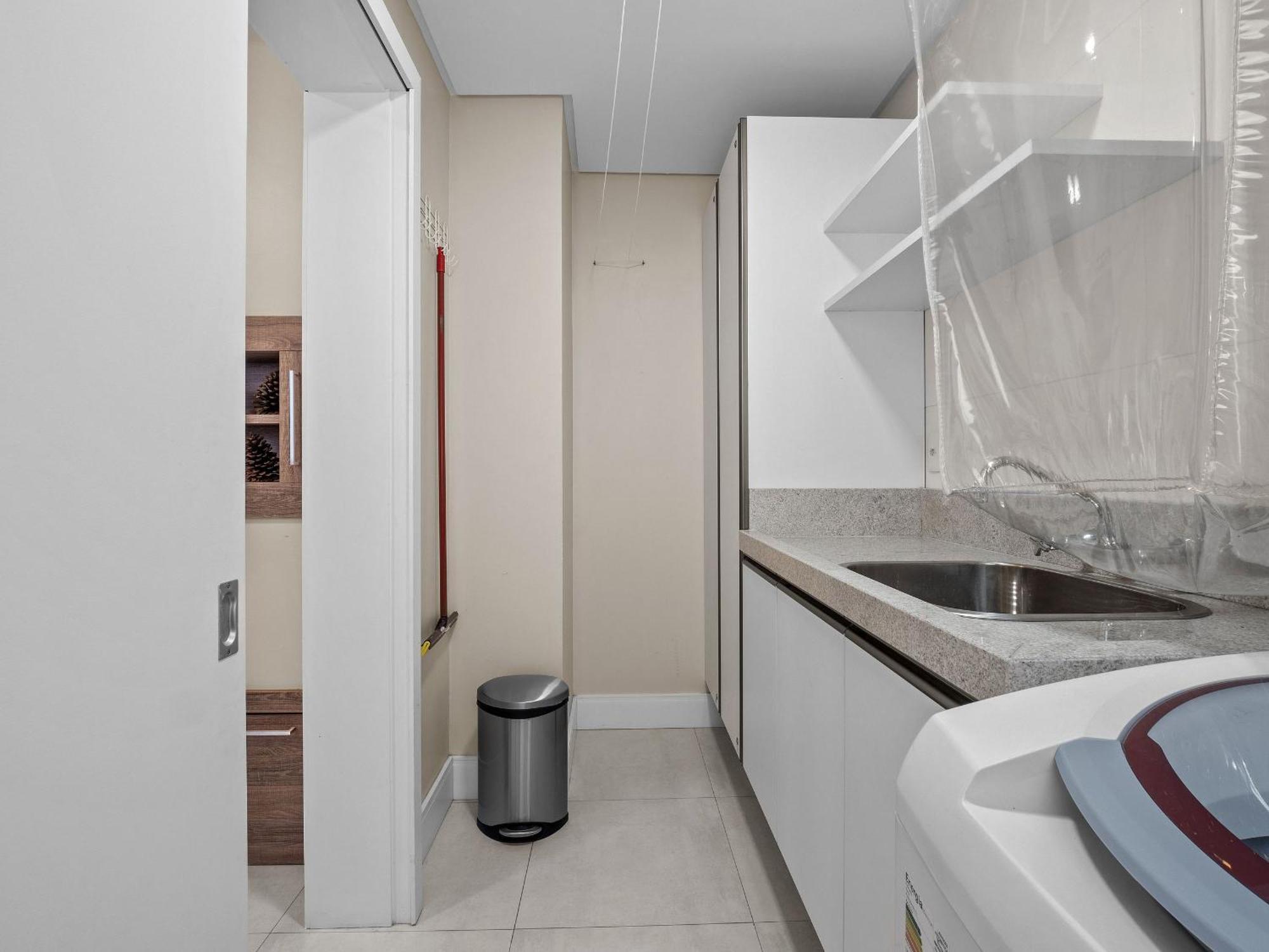 Apartamento 300 Metros, Rua Coberta Centro - Solar Encantado Gramado
